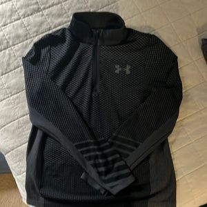 Boys Youth Under Armour Heat gear 1/4 zip